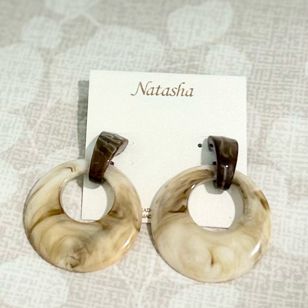 Natasha Couture Swirl Brown and Cream Resin Round Hoop Earrings NWT